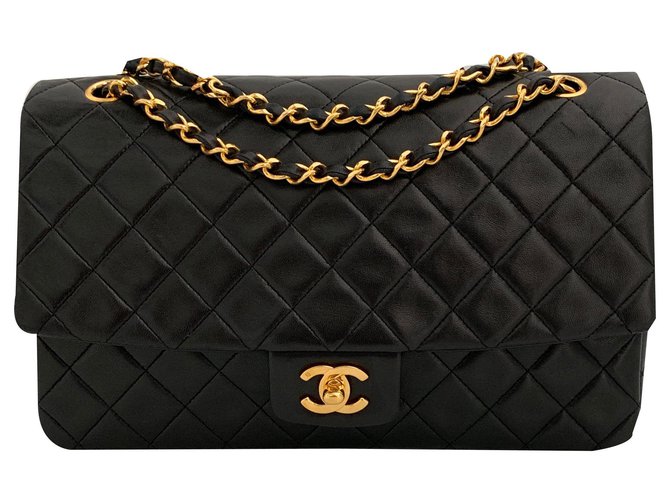 Timeless Chanel Handbags Black Leather  ref.140327