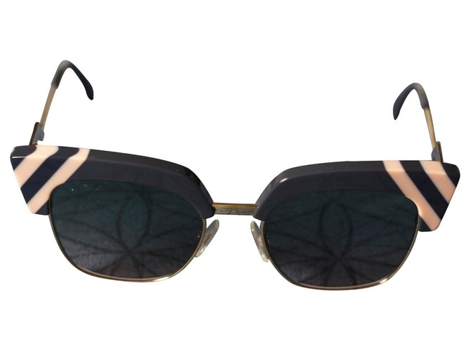 Fendi Cat Eyes Sunglasses Beige Acetato ref.140392 - Joli Closet