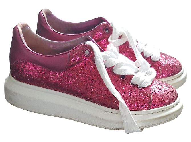 Tênis Alexander McQueen de couro rosa