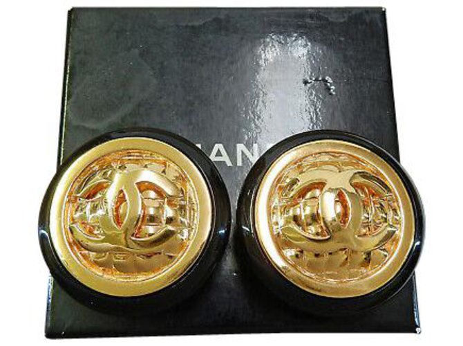 Chanel Clip-on Vintage CC Dourado Banhado a ouro  ref.140677