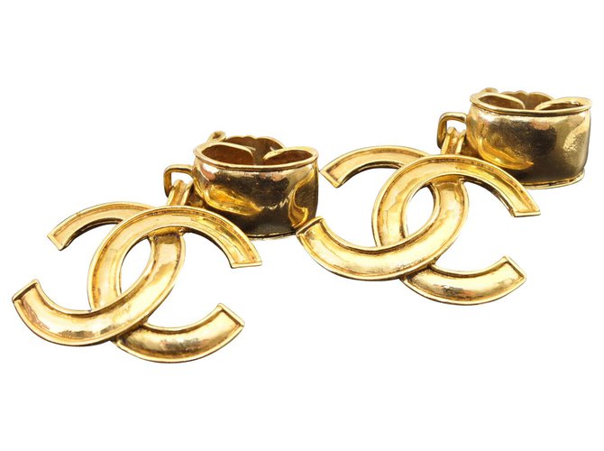 Chanel Clip-on Vintage CC Dourado Ouro amarelo  ref.140724