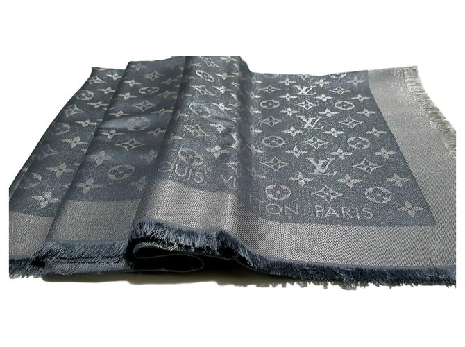 Louis Vuitton Shine Scarf Grey Silk  ref.140731