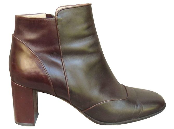 Botas Louis Vuitton de piel marrón oscuro