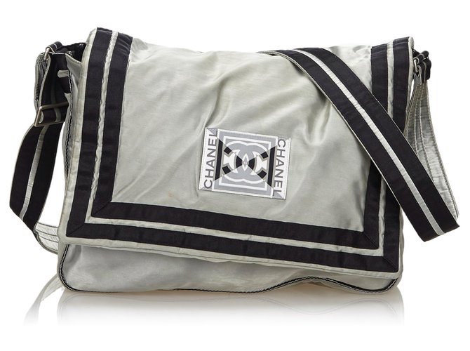 Chanel cinza CC esportes linha Nylon Crossbody Bag Preto Pano  ref.141043