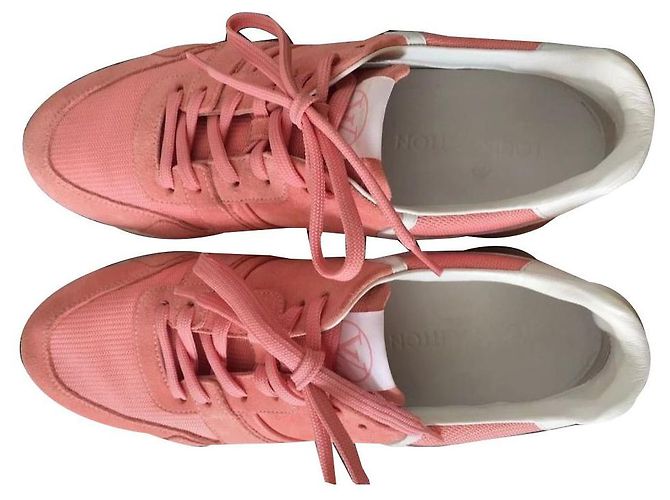 Baskets Louis Vuitton Run Away en daim rose