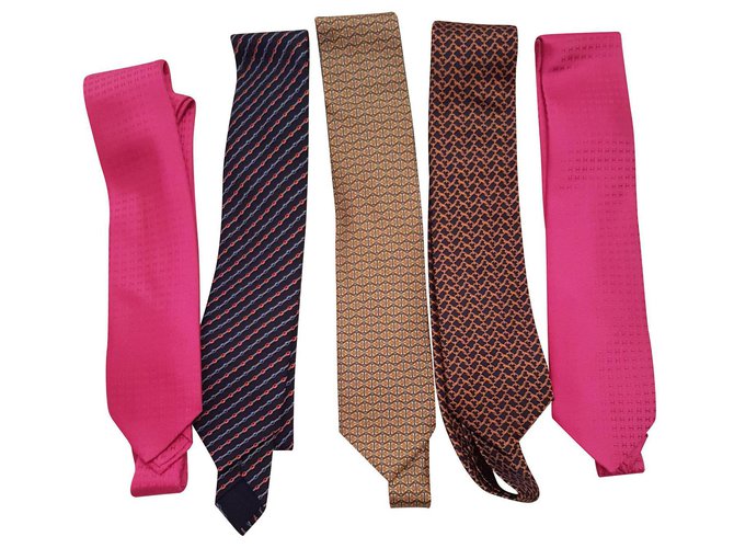 Hermès Krawatten Mehrfarben Seide  ref.141108