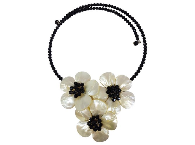 Autre Marque Mother of pearl  necklace Black  ref.141442