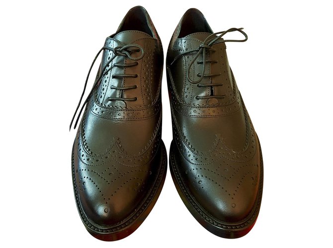 Burberry sapatos de Oxford Preto Couro  ref.141747