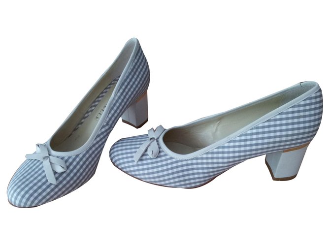 vero cuoio heels price