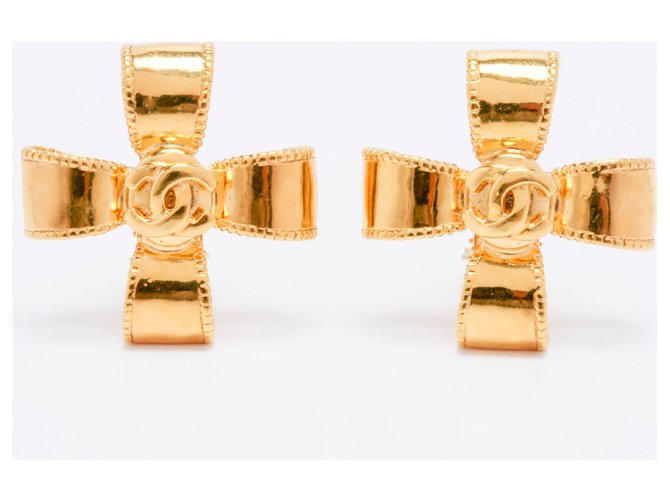 Chanel CROSS RIBBONS Golden Metal  ref.142362