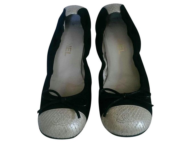 Chanel Heels Black Beige Exotic leather  ref.142948