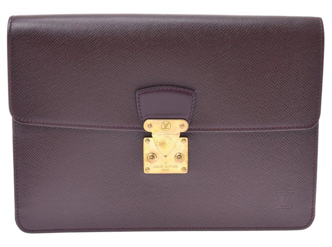 Louis Vuitton Taiga Clutch Bag Purple Leather  ref.143156