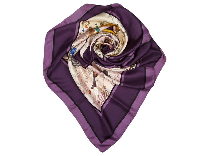 Foulard en soie imprimée violet Gucci Tissu Multicolore  ref.143958