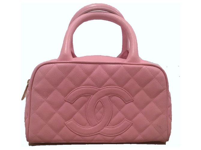 Bowling CHANEL - Boliche de caviar rosa