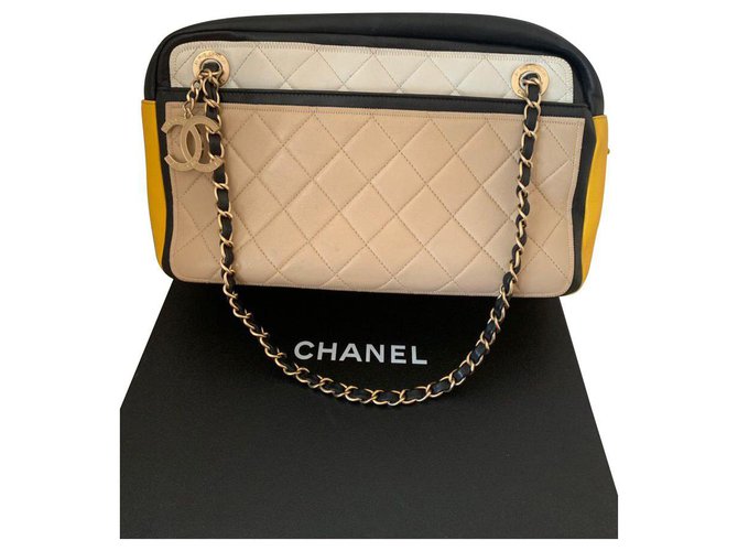 Chanel Camera Beige Leather  ref.144316