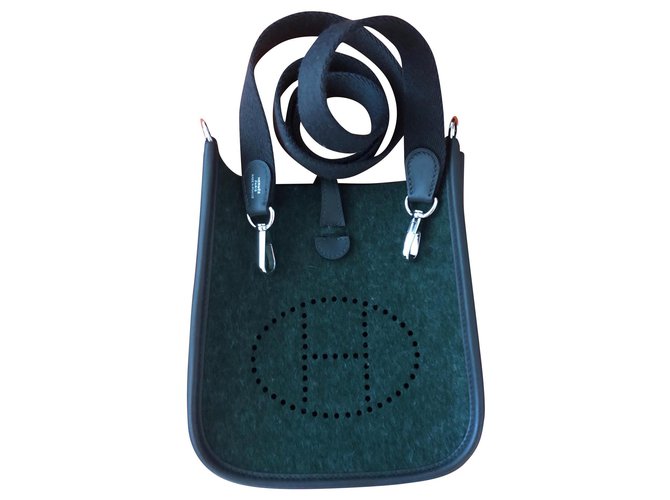 Hermès Hermes mini Evelyne novinho em folha Verde escuro Couro  ref.144883