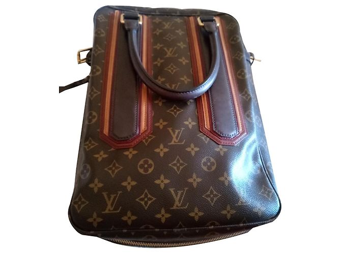 Sac à main Louis Vuitton en cuir marron foncé