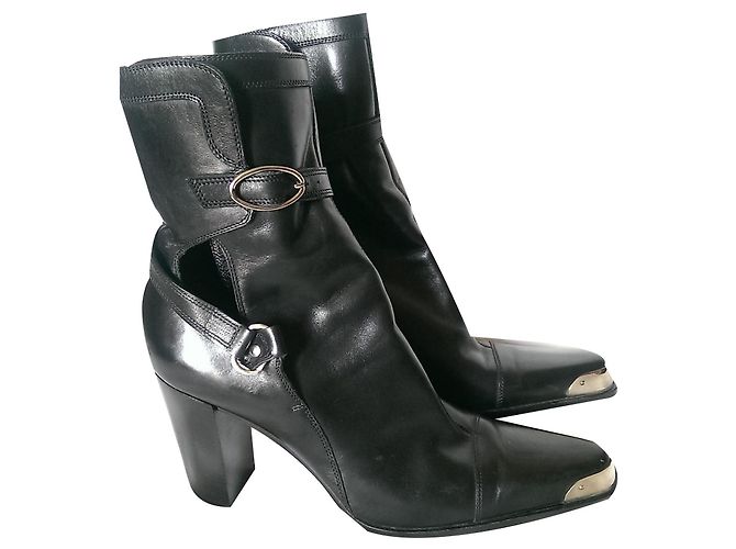 Sergio Rossi Black Leather Pointed Toe Ankle Boots