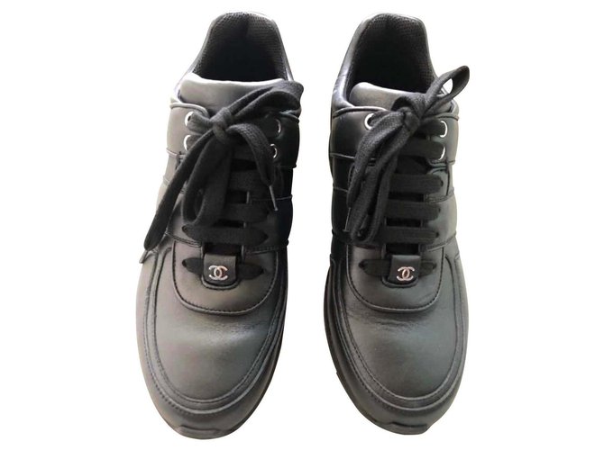 Chanel Black trainers EU38 Leather  ref.145176
