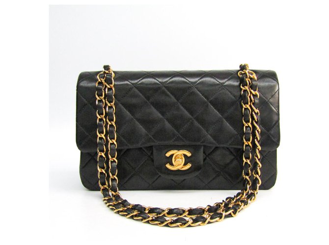 Chanel Black Classic Small Lambskin Leather lined Flap Bag  ref.145293