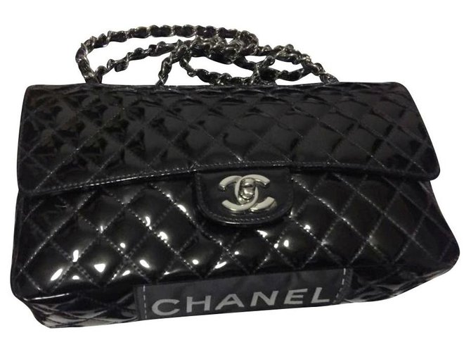Bolso clásico con solapa Chanel de edición limitada Negro Charol  ref.145451
