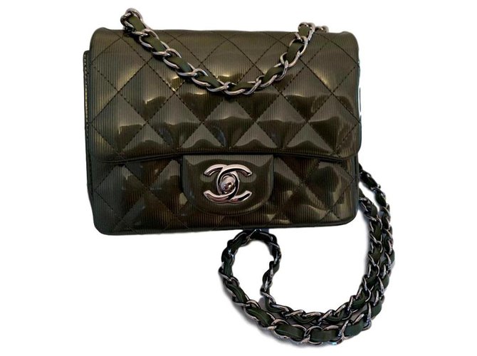 Mini Chanel Grün Leder  ref.145536