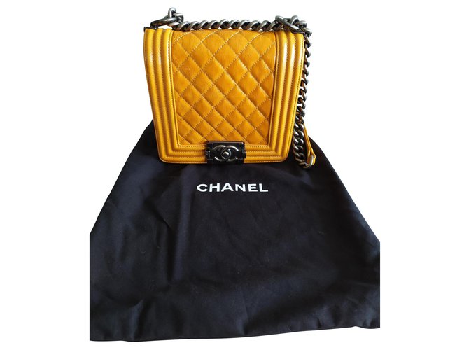 Boy Chanel Umhängetasche Orange Lackleder  ref.145990