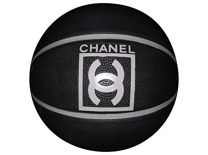 Chanel Ballon de basket Noir Blanc