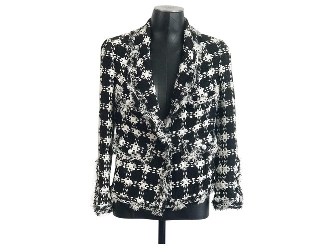 Hermosa chaqueta de tweed Chanel Negro Blanco  ref.146505