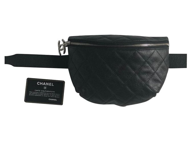 Autre Marque A bolsa Chanel é usada na cintura Preto Couro  ref.146561
