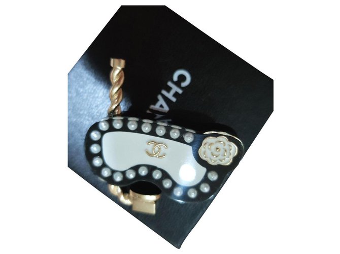 Chanel scuba brooch pin Multiple colors Ceramic  ref.146818