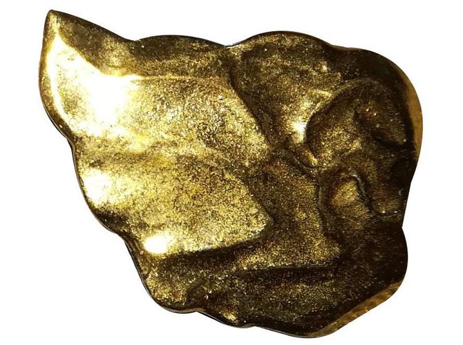 Yves Saint Laurent Brooch Golden Metal  ref.146959