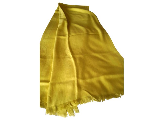 Hermès shawl Yellow Cashmere  ref.146987