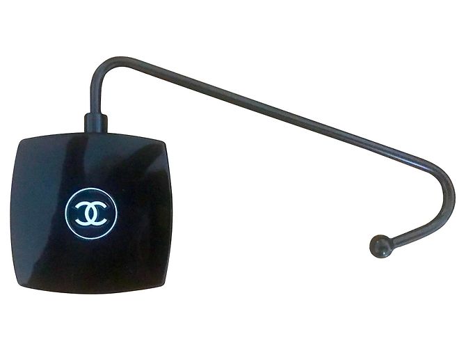 Chanel bag hook with its pouch Black