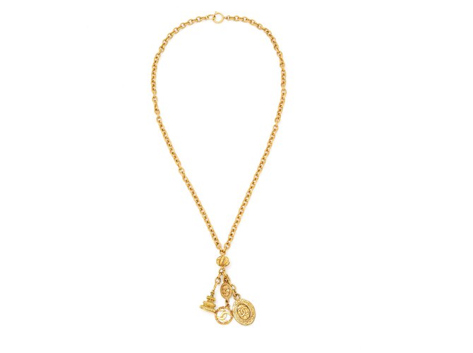 Chanel CARNES DE ALTA COUTURA Dourado Metal  ref.147339