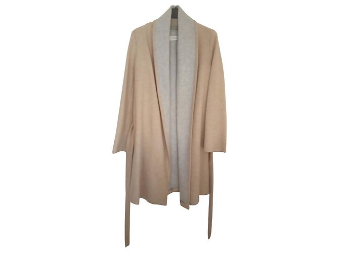Uterque Abrigos, Ropa de calle