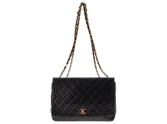 Timeless Bolsa Chanel clássica em pele de cordeiro acolchoada da marinha, hardware de ouro! Azul marinho