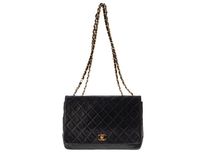 Timeless Klassische Chanel-Handtasche aus marineblauem gestepptem Lammfell, goldene Hardware!  ref.149590