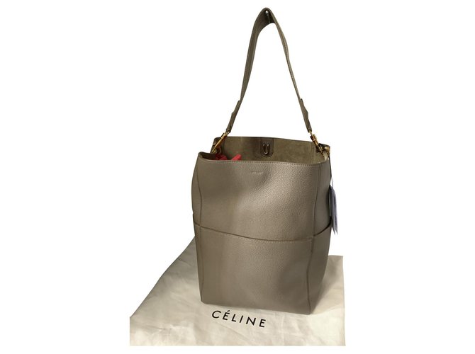 Céline CELINE ANGLE BUCKET BAG IN SOFT GRAINED calf leather Taupe  ref.149687