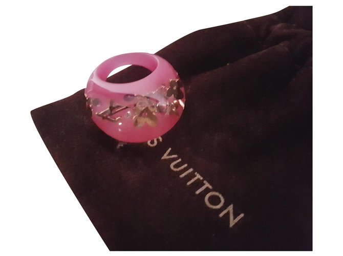 Louis Vuitton Verstopfungen Pink Harz  ref.149771