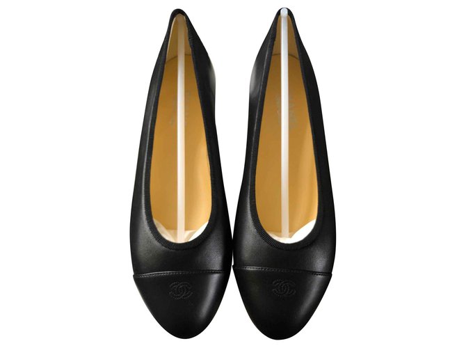 Chanel Zapatillas de ballet Negro Piel de cordero  ref.149915