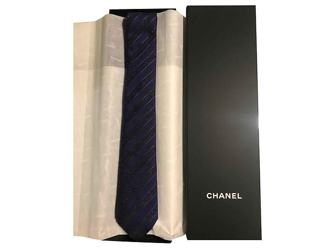 Cravate Chanel en soie