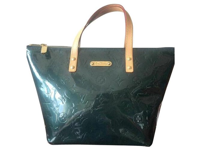 Louis Vuitton Handbags Green Patent leather ref.150035 - Joli Closet