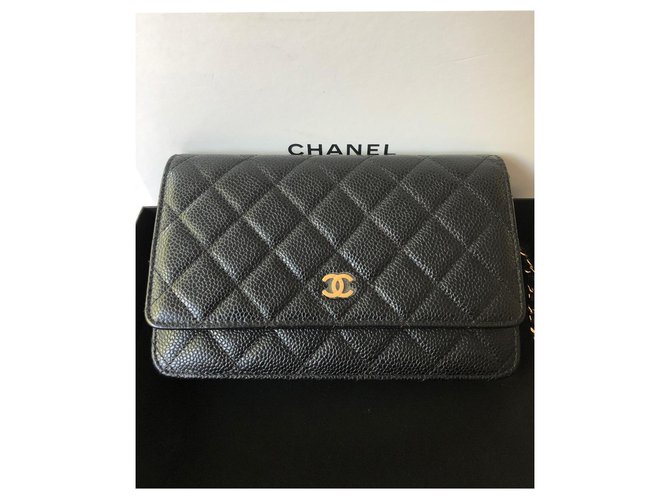 Wallet On Chain Chanel Brieftasche an der Kette Schwarz Leder  ref.150202