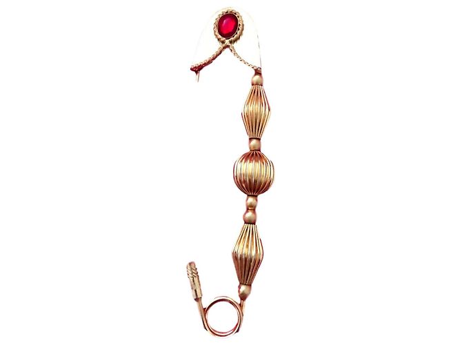 Gianfranco Ferré Brosche Vergoldet mit Rubinrotem Glas Cabochon Golden