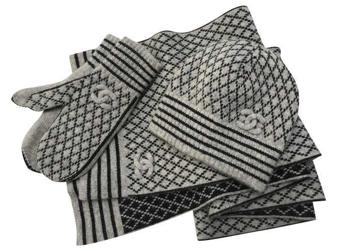 Chanel Bufanda, Conjunto de gorro y guantes de cachemir Negro Gris Cachemira  ref.150259