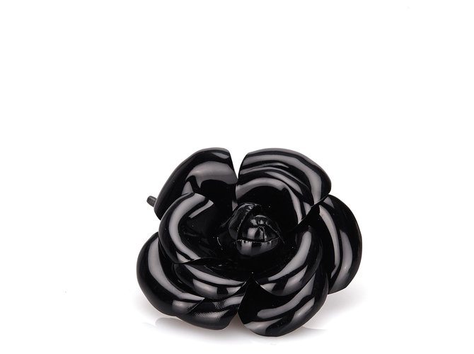 Broche Chanel Camélia Noir Plastique  ref.150319