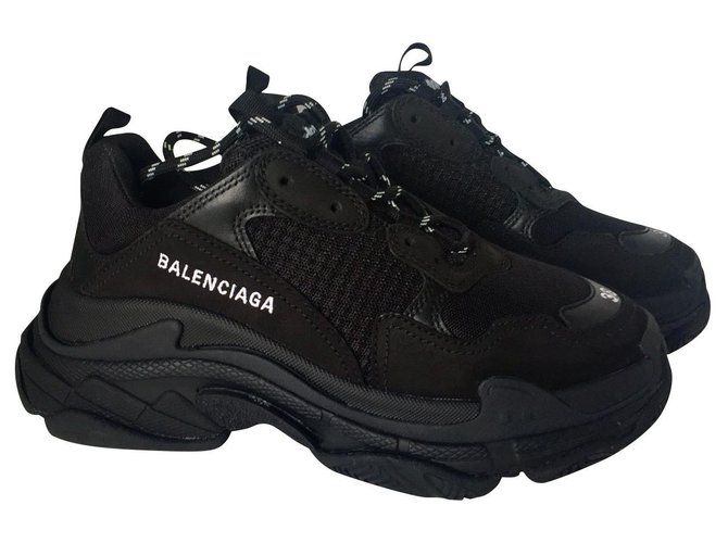 Balenciaga Scarpe da ginnastica Nero Tela  ref.150369