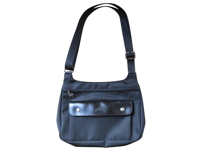 Longchamp, sac toile nylon et cuir, porté épaule. Noir  ref.150790