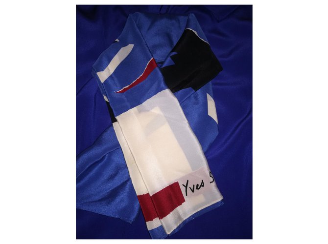 Yves Saint Laurent Scarf Blue Silk  ref.150825